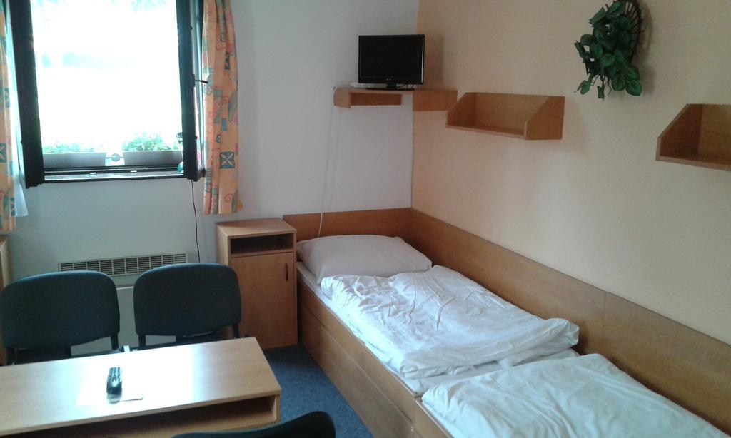 Sportcentrum Dvorak Hluboka nad Vltavou Room photo